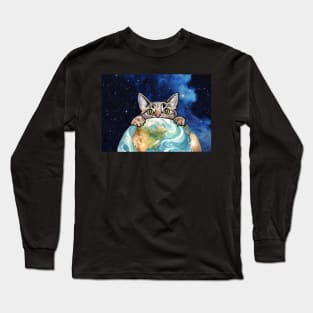 Cat holding the earth Long Sleeve T-Shirt